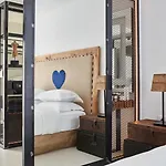 皇家麦肯尼亚 - 世界顶级酒店 Elia (Mykonos)
