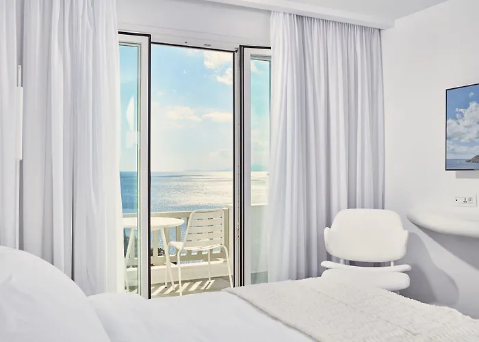 אתר נופש Royal Myconian - Leading Of The World